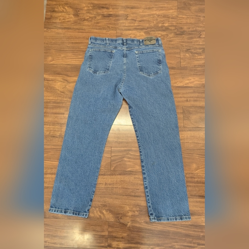 Men's Wrangler Blue Jeans - Picture 2 of 12